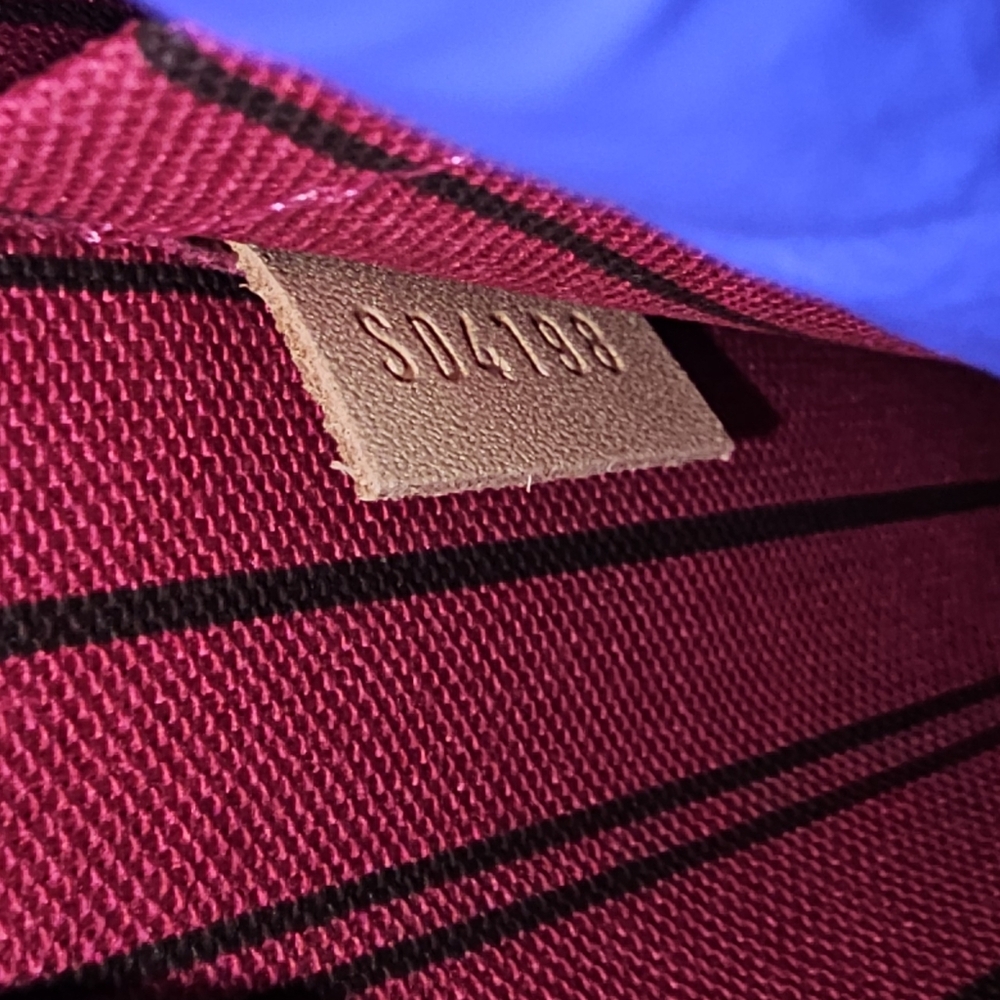 Louis Vuitton Pochette - Picture 7 of 8